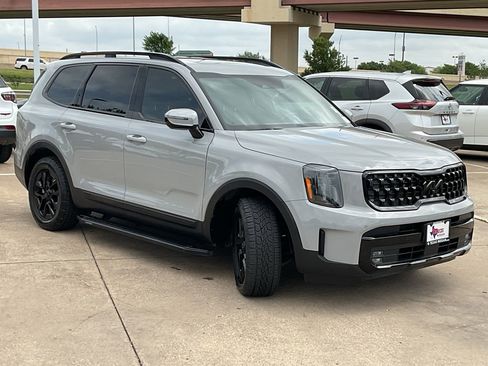 Used 2025 Kia Telluride SX Prestige X-Pro image 4