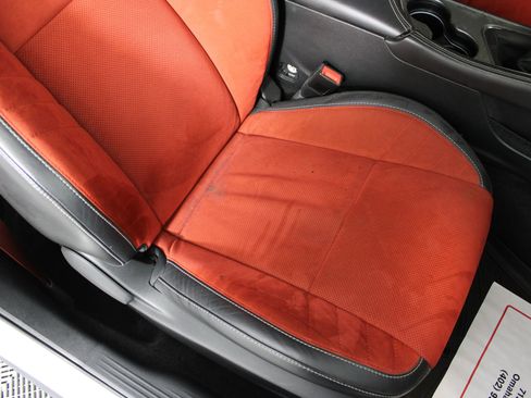 Used 2017 Dodge Challenger SRT Hellcat image 32