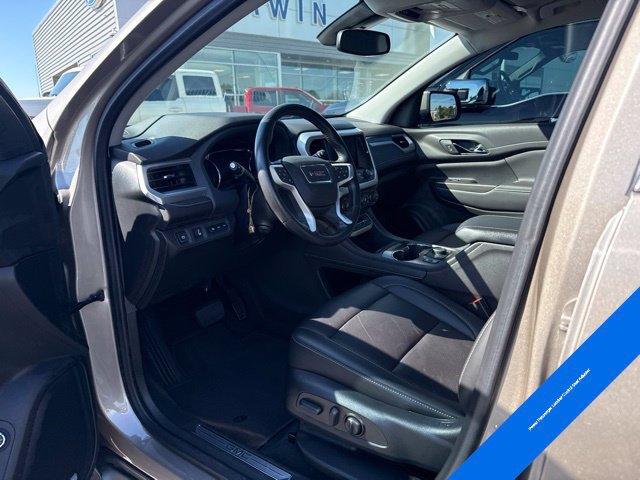 Used 2022 GMC Acadia SLT w/ Technology Package AWD/4WD image 16