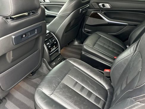 Used 2021 BMW X7 xDrive40i w/ Premium Package AWD/4WD image 12
