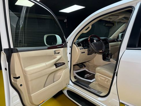 Used 2013 Lexus LX 570 4WD image 42