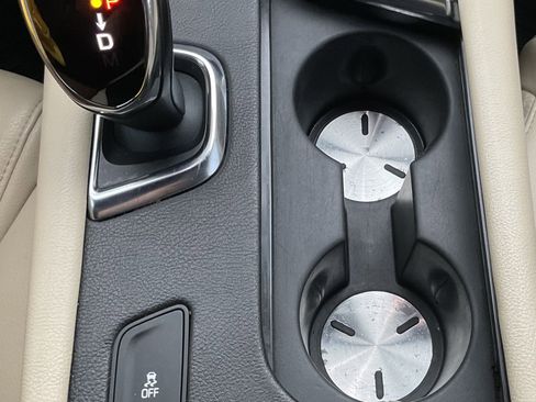 Used 2017 Cadillac XT5 FWD image 18