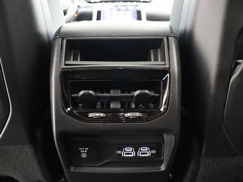 Used 2022 Jeep Grand Cherokee Altitude image 18