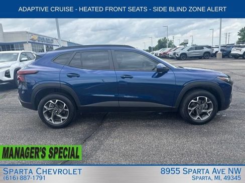 Used 2024 Chevrolet Trax LT w/ Driver Confidence Package FWD image 2