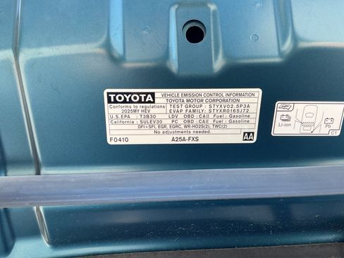 Used 2025 Toyota Camry SE w/ Convenience Package FWD image 24