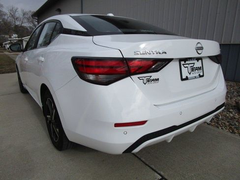 Used 2024 Nissan Sentra SV FWD image 5