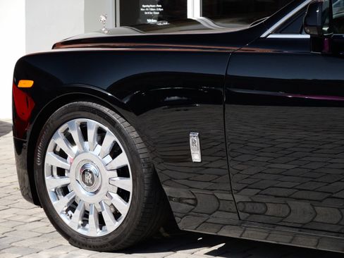 Certified 2022 Rolls-Royce Phantom Extended Wheelbase w/ The Phantom Package RWD image 13