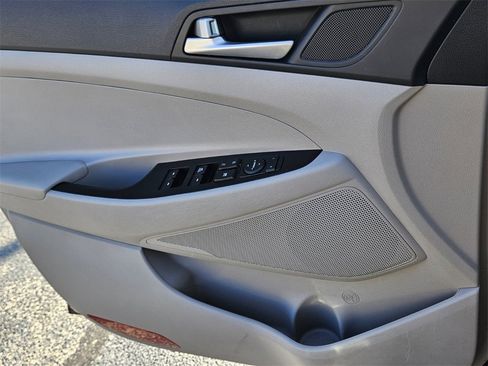 Used 2019 Hyundai Tucson SE w/ Cargo Package image 25