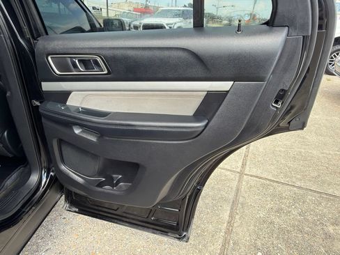 Used 2017 Ford Explorer XLT w/ Equipment Group 202A FWD image 20