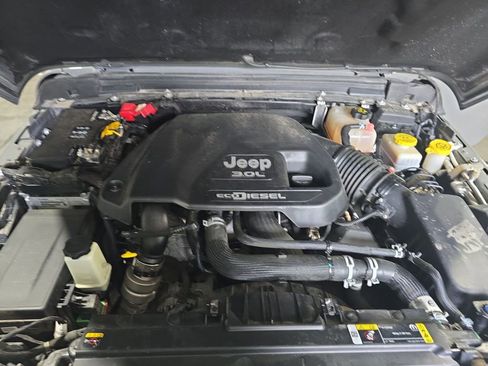 Used 2021 Jeep Wrangler Unlimited Rubicon AWD/4WD image 29