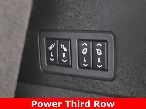 Used 2022 Cadillac XT6 Sport w/ Technology Package image 32