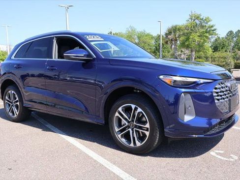 Certified 2025 Audi Q5 Premium w/ Convenience Package image 7