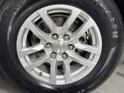 Used 2024 Chevrolet Suburban LT image 34