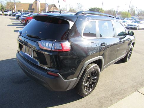Used 2023 Jeep Cherokee Altitude Lux image 5