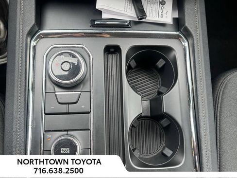 Used 2024 Ford Expedition XLT AWD/4WD image 16