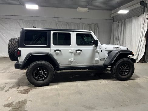 Used 2026 Jeep Wrangler Unlimited Sport AWD/4WD image 8