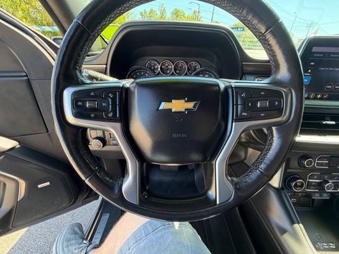 Used 2021 Chevrolet Suburban LT w/ Luxury Package AWD/4WD image 24