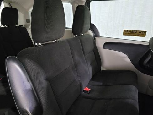 Used 2017 Dodge Grand Caravan SE image 45