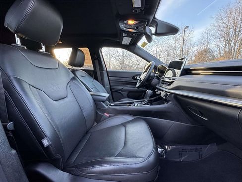 Used 2022 Jeep Compass Limited w/ (RED) Package image 16