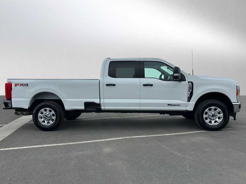 Used 2023 Ford F350 XLT w/ FX4 Off-Road Package image 2
