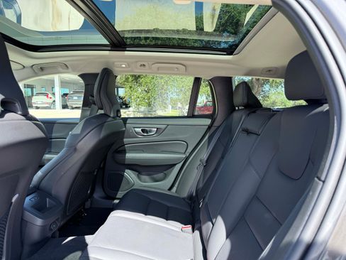 Certified 2025 Volvo V60 B5 Cross Country Plus AWD/4WD image 14