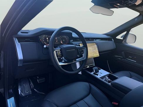 Certified 2025 Land Rover Range Rover Long Wheelbase SE AWD/4WD image 18