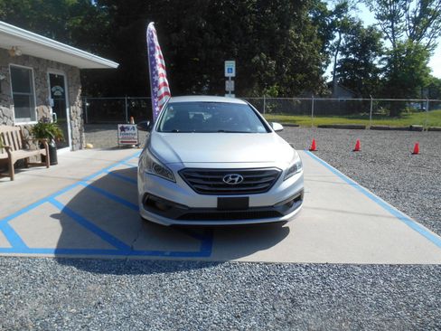 Used 2015 Hyundai Sonata Sport w/ Option Group 03 FWD image 17