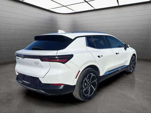 Used 2024 Chevrolet Equinox EV LT image 5