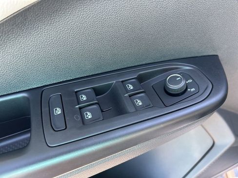 New 2026 Volkswagen Taos S image 18