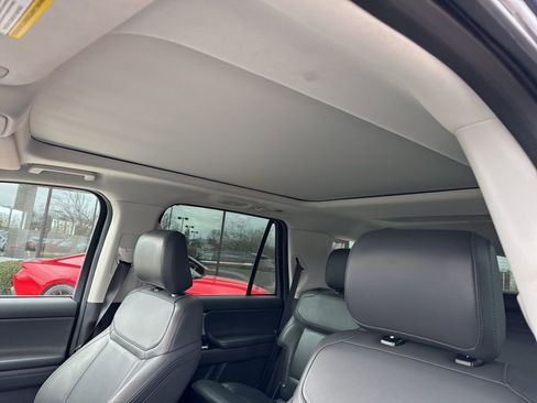 Used 2025 Ford Expedition Active image 2