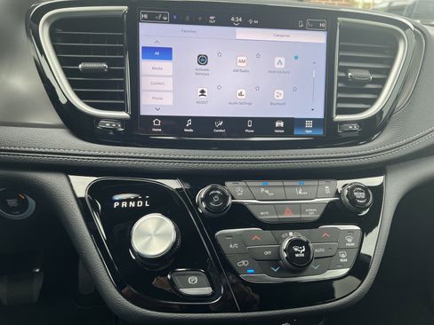 New 2026 Chrysler Pacifica Select image 19