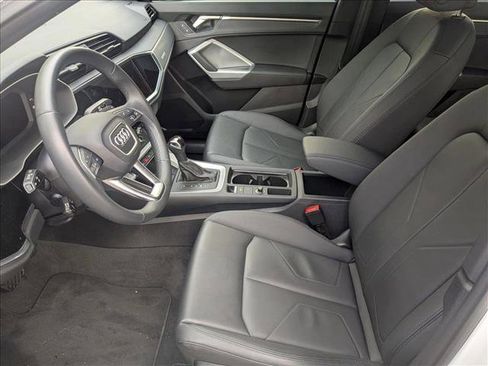 Used 2024 Audi Q3 2.0T Premium image 16