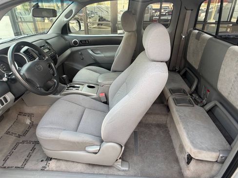 Used 2005 Toyota Tacoma 2WD Access Cab image 10