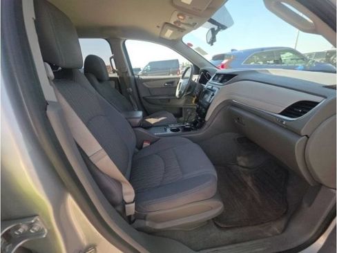 Used 2015 Chevrolet Traverse LT w/ Style and Technology Package AWD/4WD image 10