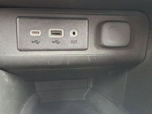 Used 2023 Buick Encore GX Preferred w/ Cold Weather Comfort Package AWD/4WD image 23