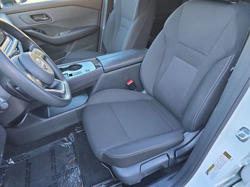 Used 2023 Nissan Rogue S image 18