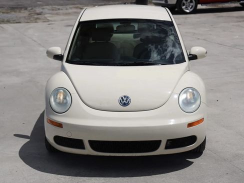 Used 2008 Volkswagen Beetle S FWD image 11