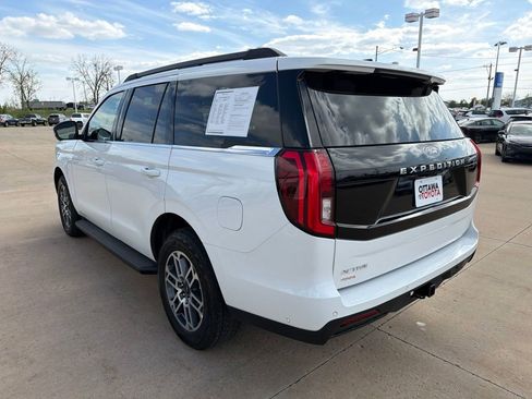 Used 2025 Ford Expedition Active AWD/4WD image 8