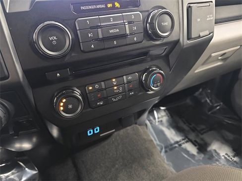 Used 2018 Ford F150 XLT w/ Equipment Group 302A Luxury image 24