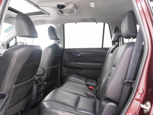 Used 2020 Honda Pilot Touring image 16