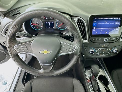 Used 2024 Chevrolet Malibu LT FWD image 12
