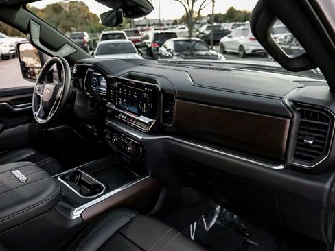 Used 2024 Chevrolet Silverado 3500 High Country w/ High Country Premium Package image 10