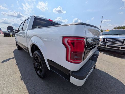 Used 2017 Ford F150 Platinum w/ Equipment Group 701A Luxury AWD/4WD image 4