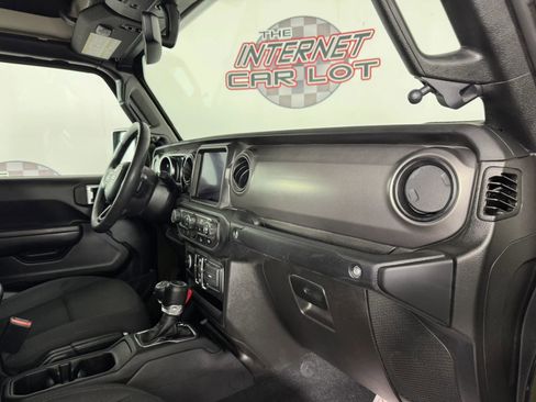 Used 2023 Jeep Gladiator Sport AWD/4WD image 12