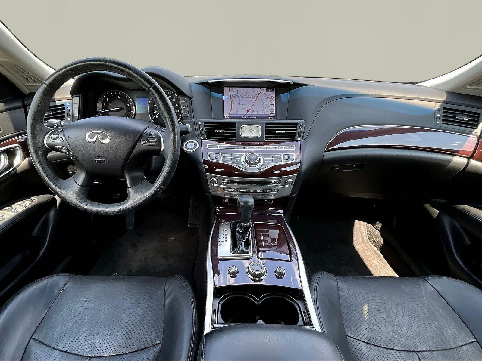 Used 2017 INFINITI Q70 3.7 AWD/4WD image 7