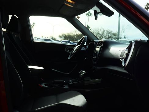 Used 2024 Kia Soul LX w/ Option Group 015 image 30