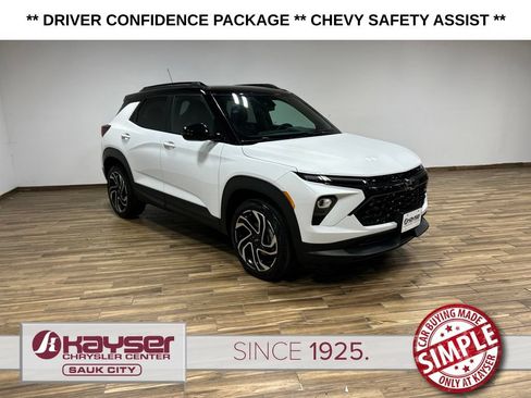 Used 2024 Chevrolet TrailBlazer RS w/ Driver Confidence Package AWD/4WD image 1