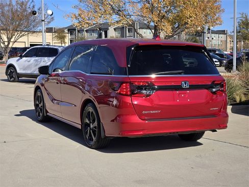 Used 2023 Honda Odyssey Sport image 3