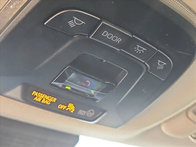 Used 2025 Toyota Corolla LE FWD image 20
