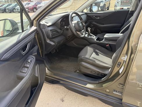 Used 2022 Subaru Outback Premium image 5